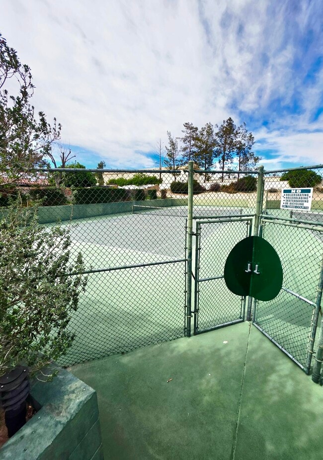 Building Photo - 40329 Sagewood Dr