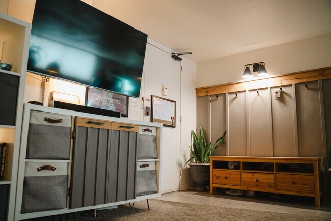 Building Photo - 1155 Ash St