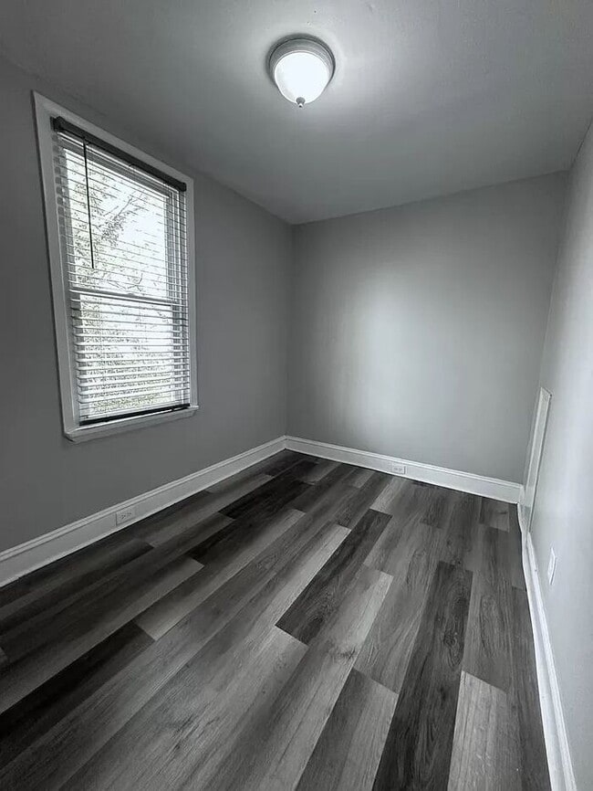 Building Photo - 3 Bedroom Detached Home