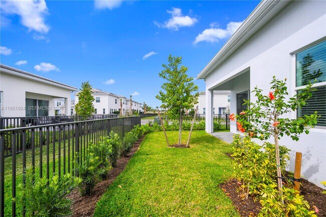 Building Photo - 5120 Willow Crk Dr