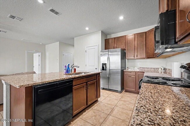 Building Photo - 11443 Tiburon Dr