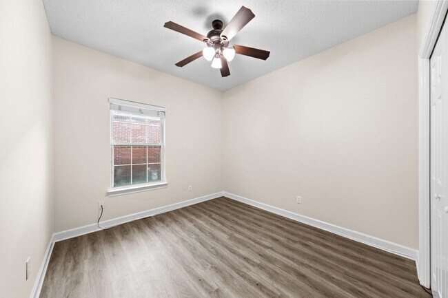 Building Photo - 1472 The Crossings