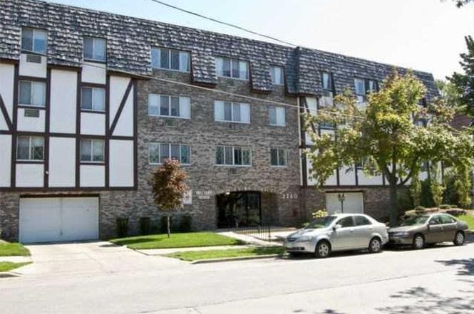 Building Photo - 2260 N Summit Ave