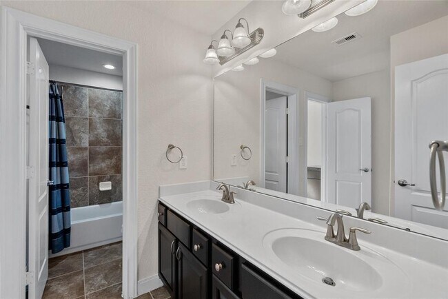 Building Photo - 20306 Fossil Valley Ln