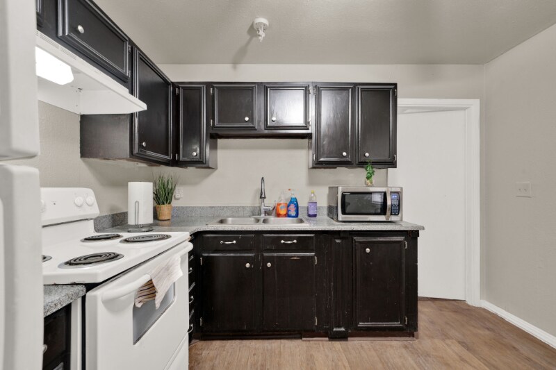 Building Photo - 313 Deborah Dr