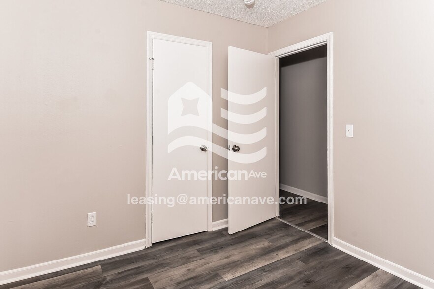 Building Photo - 7254 Pinedale Dr