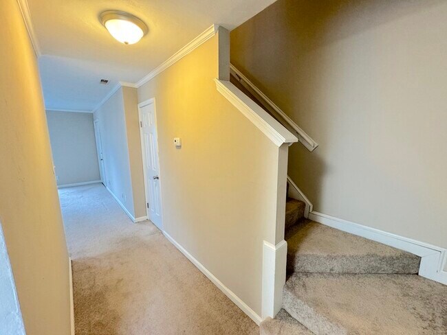 Building Photo - 1003 Green St