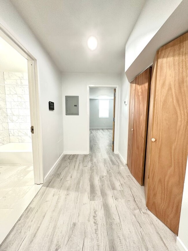 Building Photo - 1721 Mifflin St