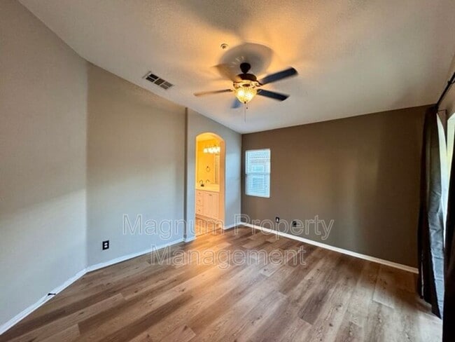 Building Photo - 41685 Woodridge Ave