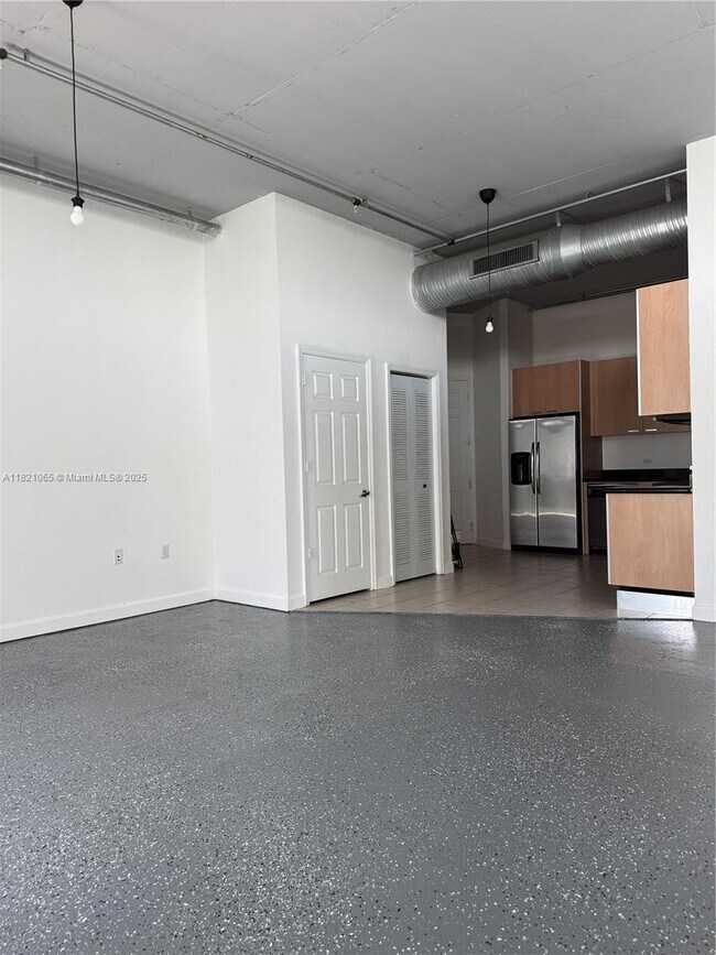 Building Photo - 2100 Van Buren St