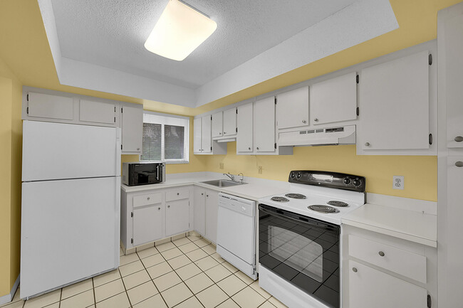 Building Photo - 3154 Via Poinciana
