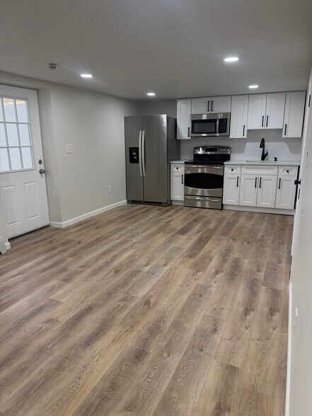 Building Photo - 258 Claywood Dr