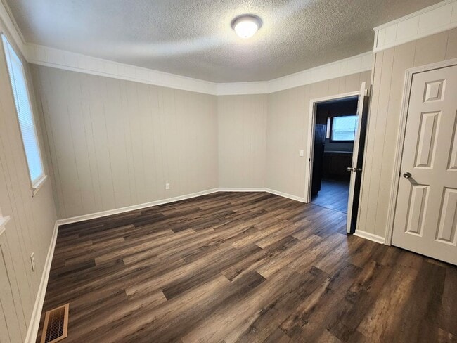 Building Photo - 2 Bedroom House Easley SC