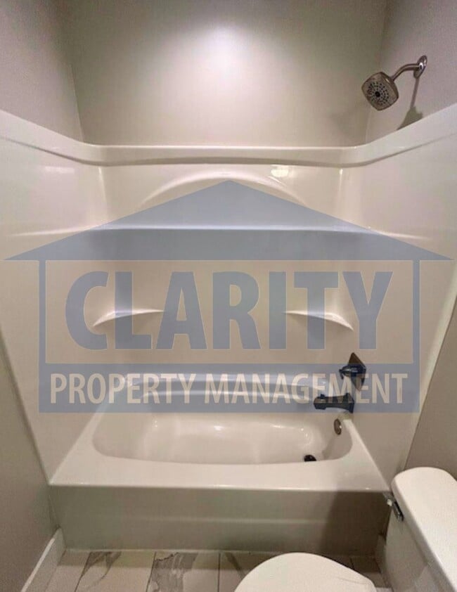 Building Photo - Charming 3-bedroom home!