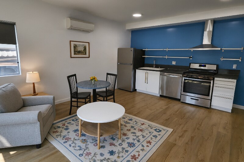 Building Photo - 2103 S Harcourt Ave