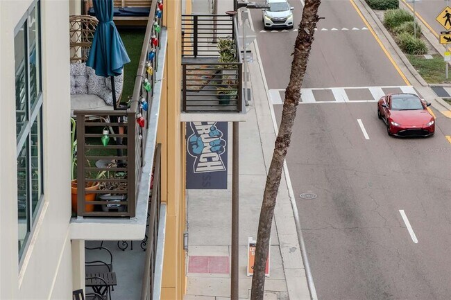 Building Photo - 1120 E Kennedy Blvd