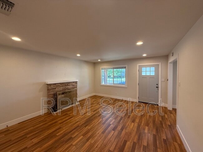 Building Photo - 5021 73rd St