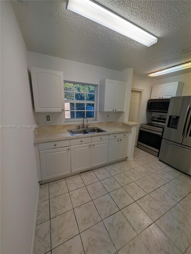 Building Photo - 720 NW 15th Terrace