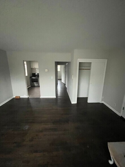 Building Photo - 3140 S Kinnickinnic Ave