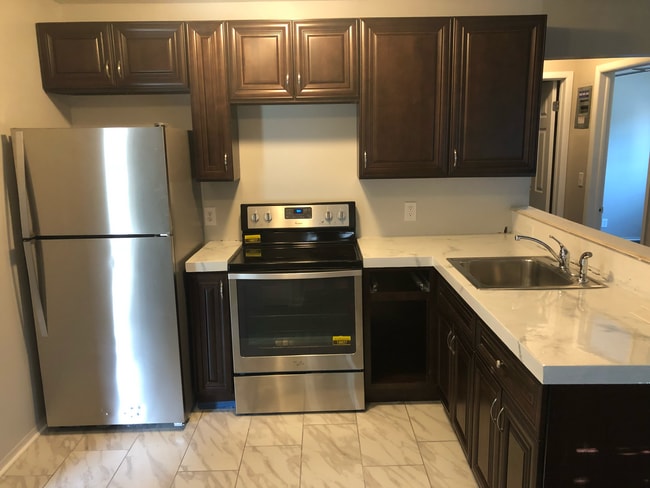 Building Photo - 2508 Inglis St