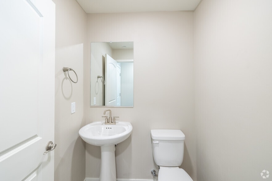 3BR, 2.5BA - 1,735SF Corner Unit - Cortaro Point