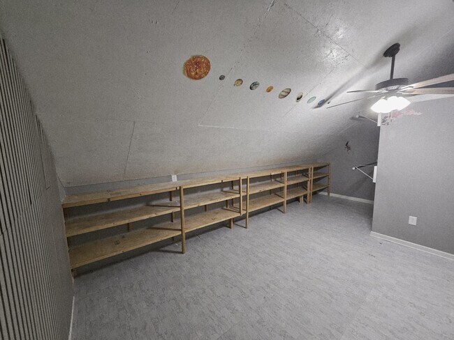 Building Photo - 208 E Bend Ct