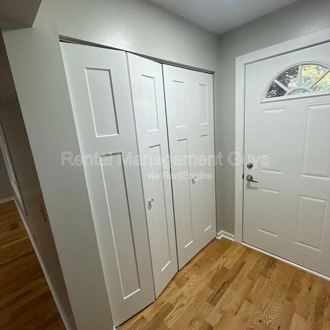 Building Photo - 8229 Halifax Ct N