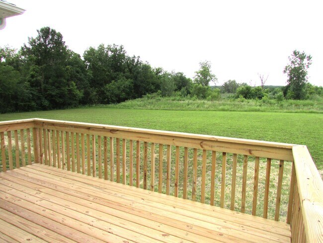 Building Photo - 981 Meadow Ln