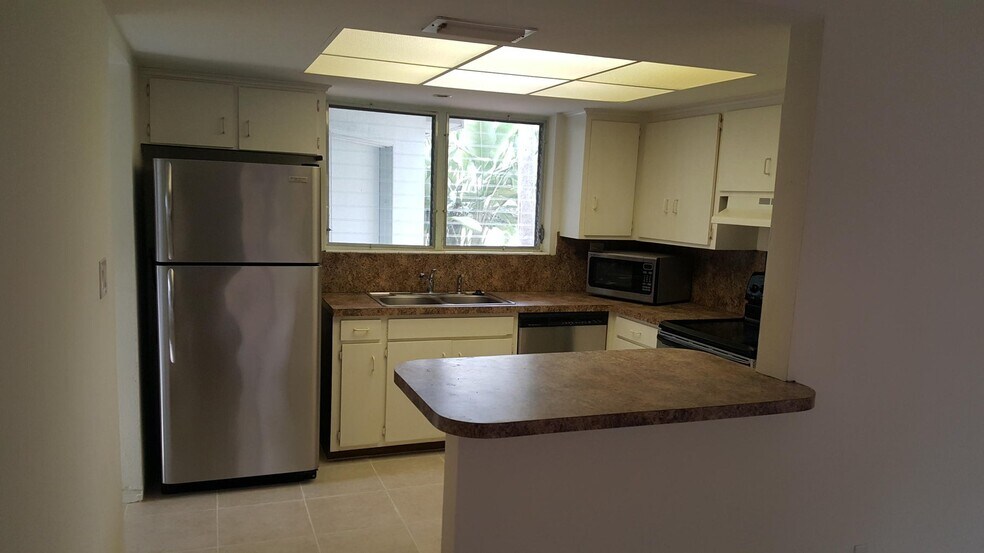 Building Photo - 1132 SW 3rd St