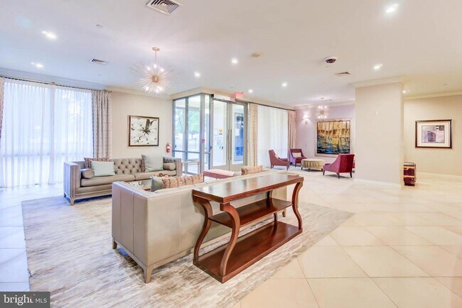 Building Photo - 2451 Midtown Ave