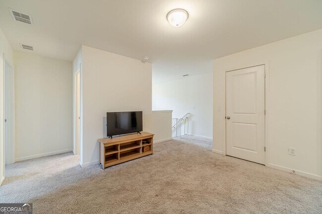 Building Photo - 222 Knightsbridge Ln