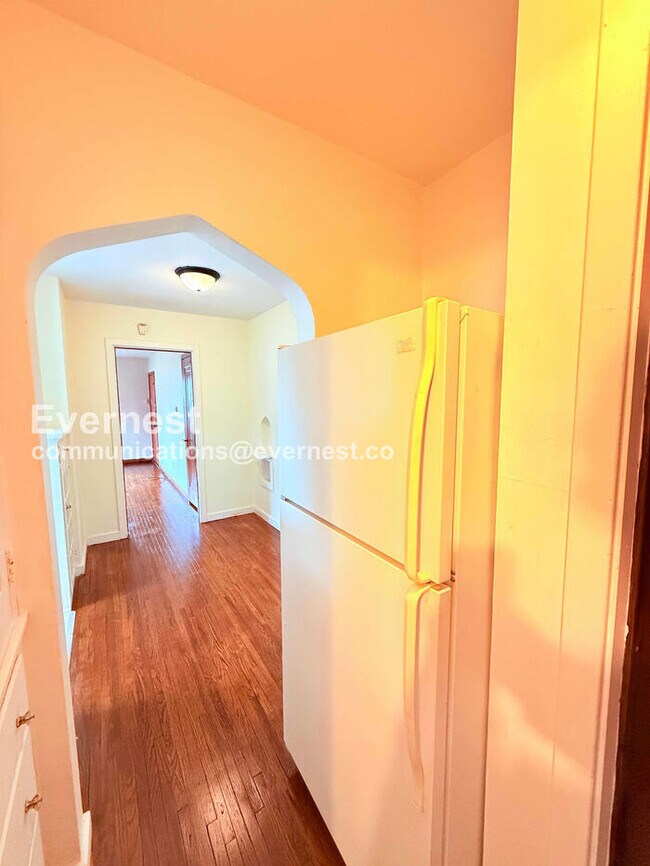 Building Photo - 3812 Drexel Dr