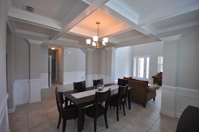 Building Photo - Large Home at Work Golf Village