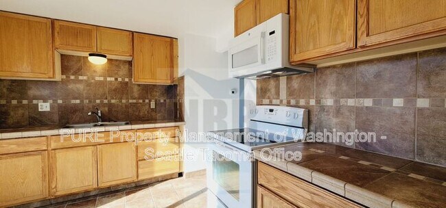 Building Photo - 10522 Addison St SW