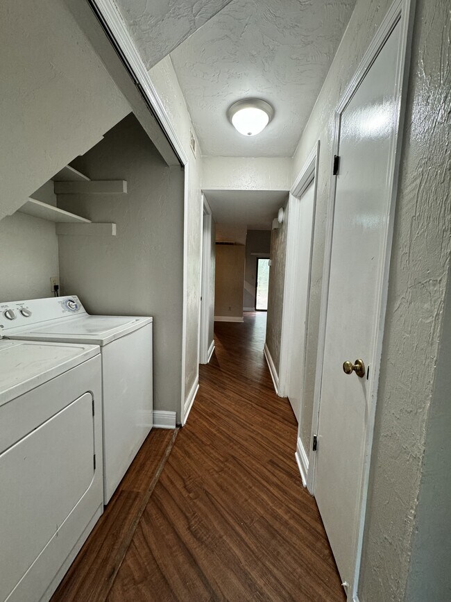 Building Photo - 1211 Stone Green Ct