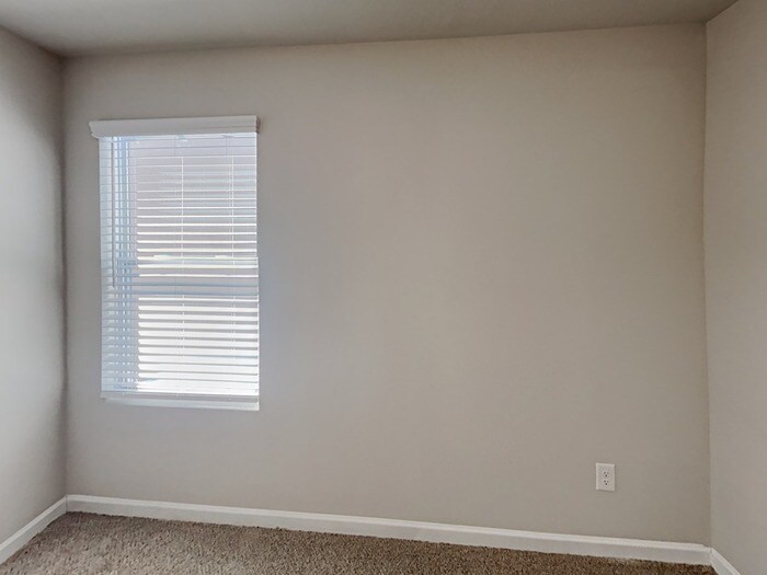 Building Photo - 1052 Wedgewood Ct NE