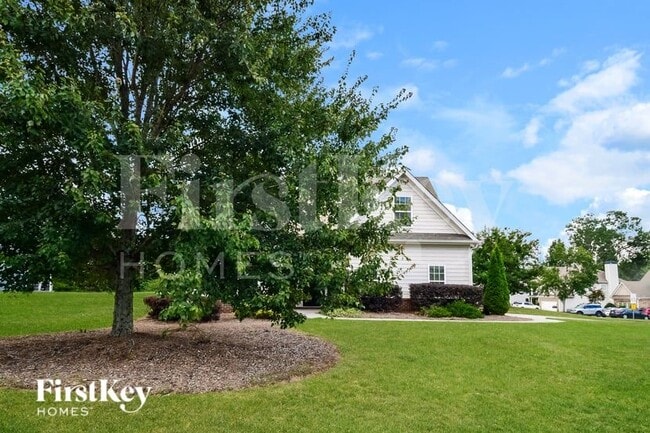 Building Photo - 6303 Spring Cove Dr