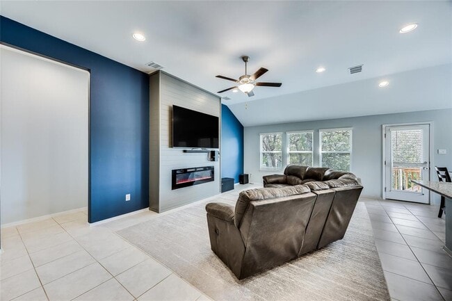 Building Photo - 21302 Santa Rosa Ave