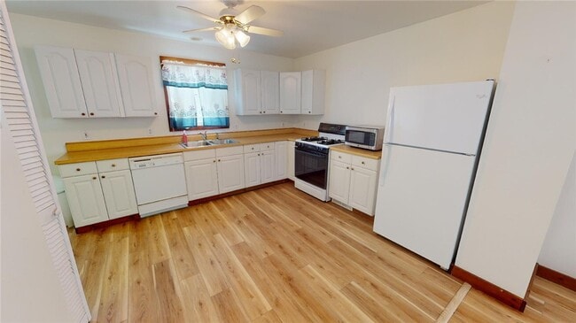 Building Photo - 357 Lowden Point Rd