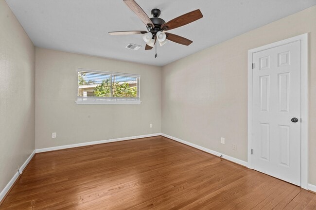 Building Photo - 10030 Haddington Dr