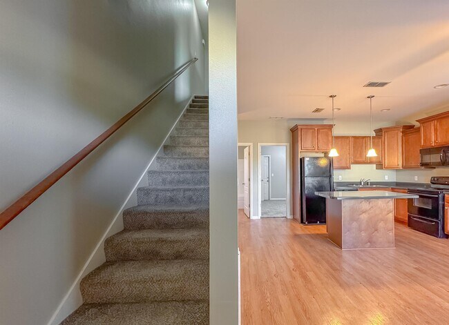 Building Photo - 1988 Green Castle Ln