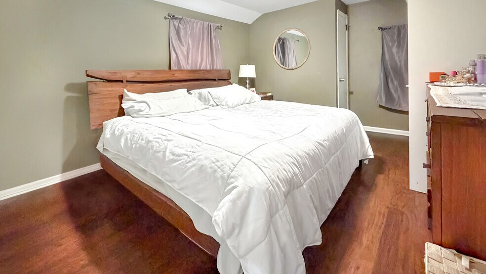 Building Photo - 154 Charlton Ave