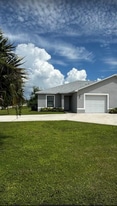 Building Photo - 2003 Chiquita Blvd S