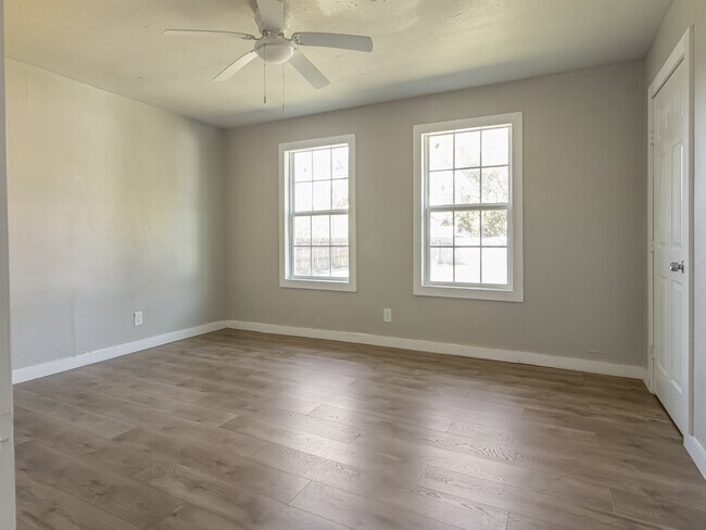 Building Photo - 7614 FM 646 Rd