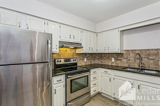 Building Photo - UPDATED 2 bedroom condo near Maize and Pawnee-Short Term Lease Option!