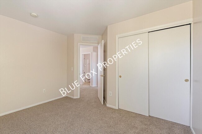 Building Photo - 8277 W Zlacket Dr