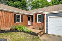 Building Photo - 610 W Gay St