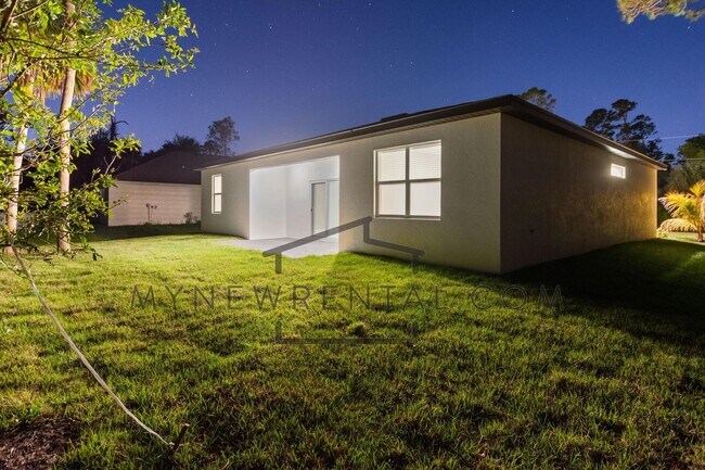 Building Photo - Deposit-Free! Modern, energy efficient hom...