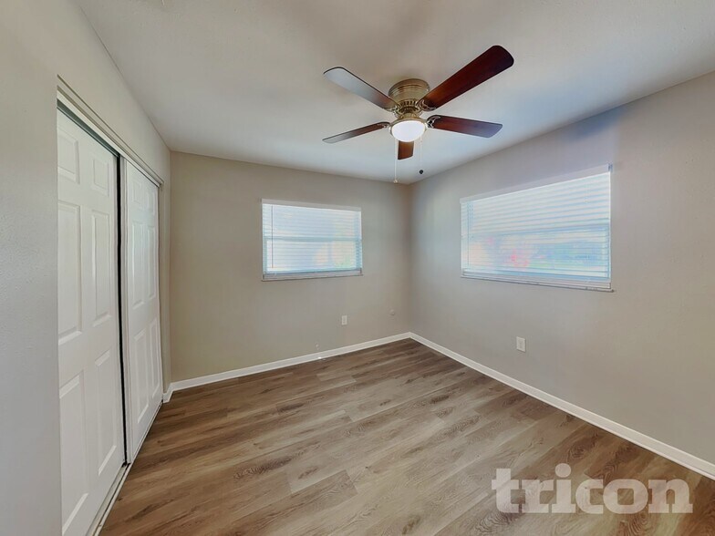 Building Photo - 1430 Thames Ln