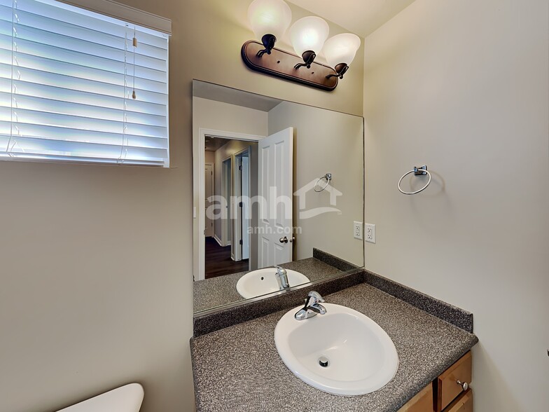 Building Photo - 456 Bountiful Way